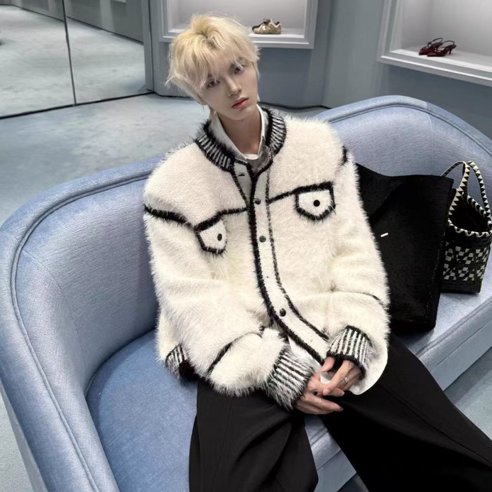 Black-White Contrast Oversize Knit Cardigan
